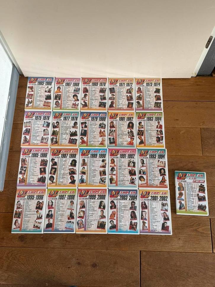 Top 40 Hitdossier DVD/CD collectie compleet origineel, Cd's en Dvd's, Dvd's | Muziek en Concerten, Gebruikt, Alle leeftijden, Verzenden