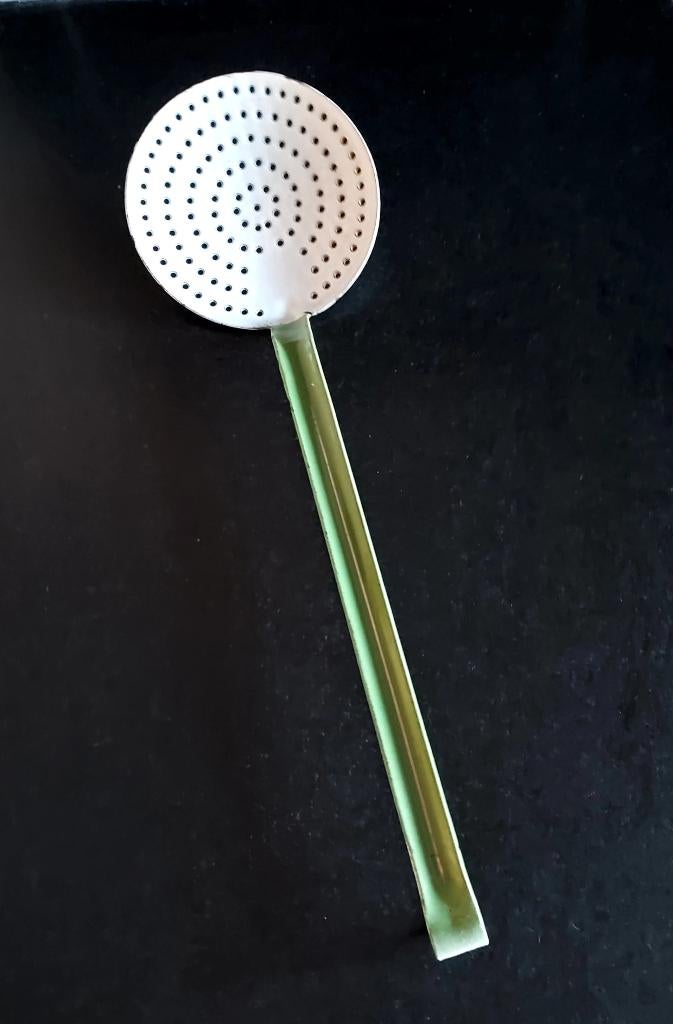 Emaille schuimspaan groen met gouden bies, Antiek en Kunst, Antiek | Emaille, Ophalen of Verzenden
