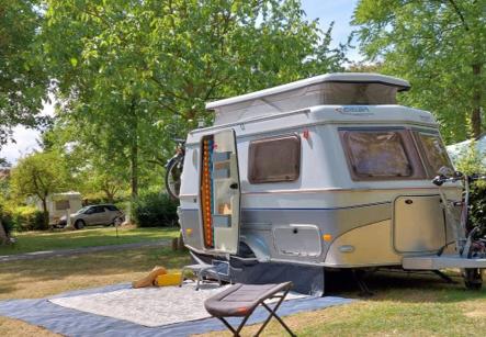 Eriba Puck L 2006 lichtgewicht 650 kg., Tot en met 2, Treinzit, Particulier, Lengtebed