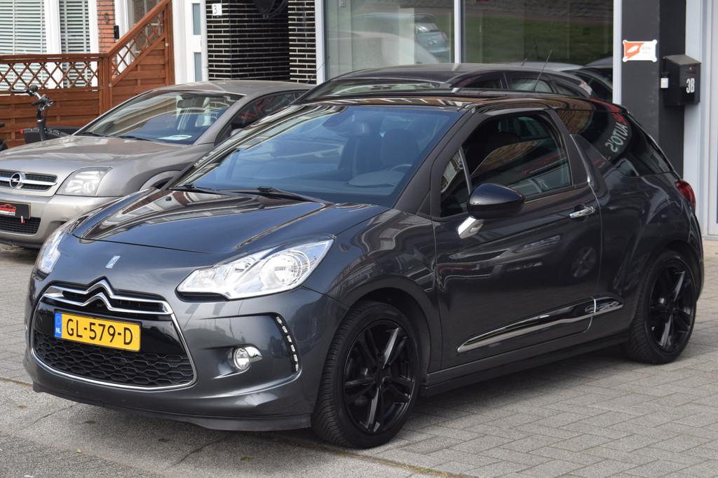Citroën DS3 1.2 PureTech So Chic 63.807km parkeersens.navi., Auto's, Citroën, Voorwielaandrijving, Gebruikt, 1199 cc, 82 pk