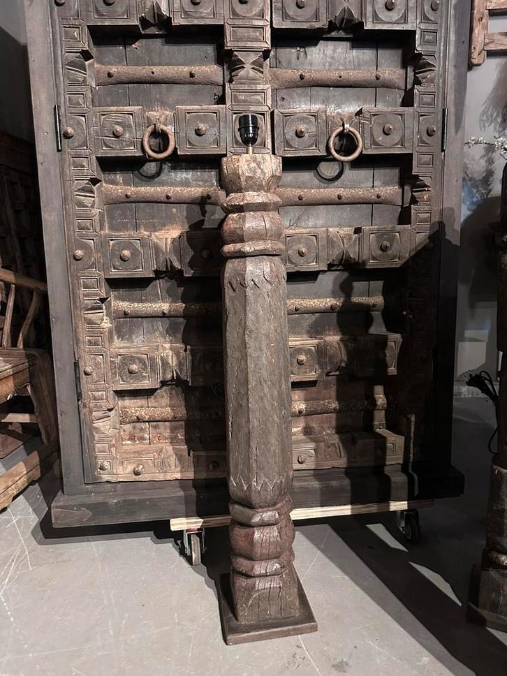 Pilaar vloerlamp uit india exclusief lampenkap, Antiek en Kunst, Curiosa en Brocante, Ophalen