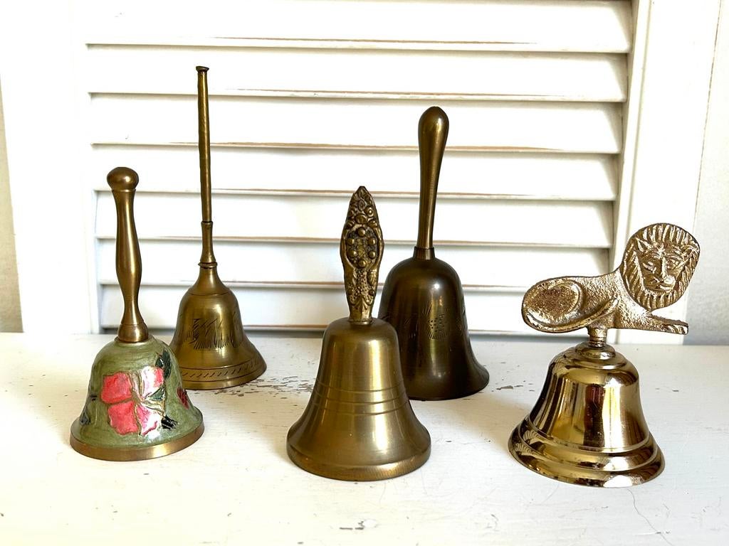 Vijf vintage tafelbellen koper messing, Ophalen
