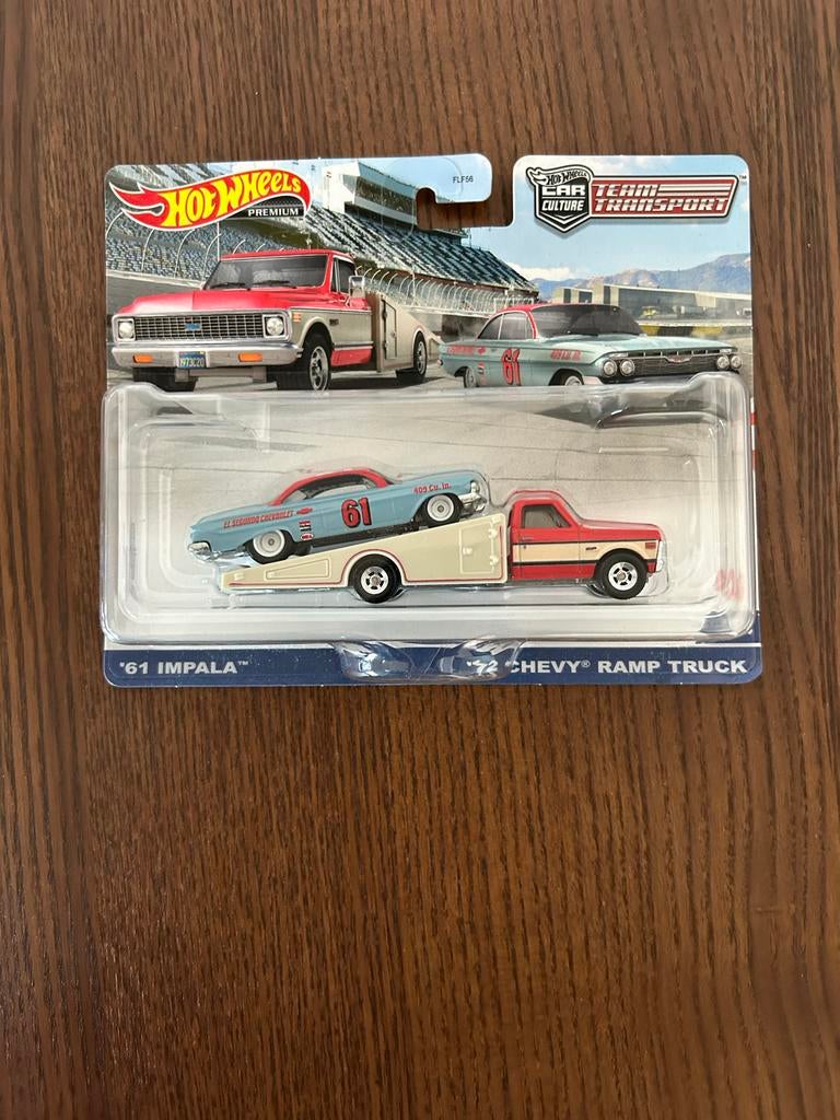 Hot Wheels Team Transport '61 Impala & '72 Chevy Ramp Truck, Ophalen of Verzenden, Nieuw, Auto