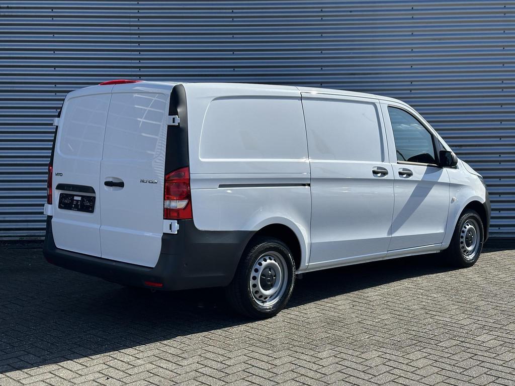 Mercedes-Benz Vito 110 CDI L2 Airco Navigatie Parkeersensore, Auto's, Bestelauto's, 13 km/l, Gebruikt, 4 cilinders, Wit