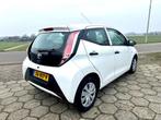 Toyota Aygo 1.0 VVT-i x-fun NAP 5D AIRCO XENON/LED BLUETOOTH, Auto's, Start-stop-systeem, Euro 6, 4 stoelen, Wit