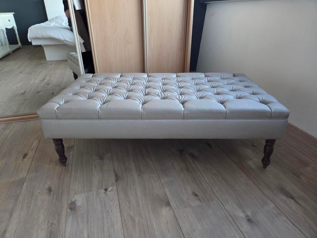 Voetenbank, hocker, tafel chesterfield look, Huis en Inrichting, Banken | Voetenbanken en Poefen, Ophalen, Zo goed als nieuw, Rechthoekig