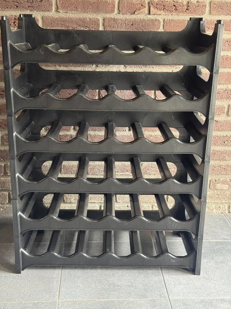Stapelbaar flessenrek, Ophalen, Kunststof, Gebruikt, 50 tot 75 cm