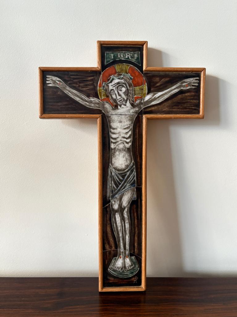 Keramieken en hout Christuskruis / crucifix uit de jaren 70, Antiek en Kunst, Antiek | Keramiek en Aardewerk, Ophalen of Verzenden