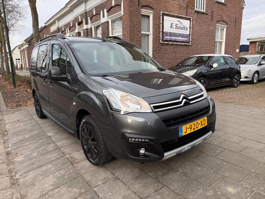 Citroen Berlingo 1.2 PureTech XTR EERSTE EIGENAAR DEALER OND, Auto's, Citroën, Voorwielaandrijving, Gebruikt, 1199 cc, Handgeschakeld