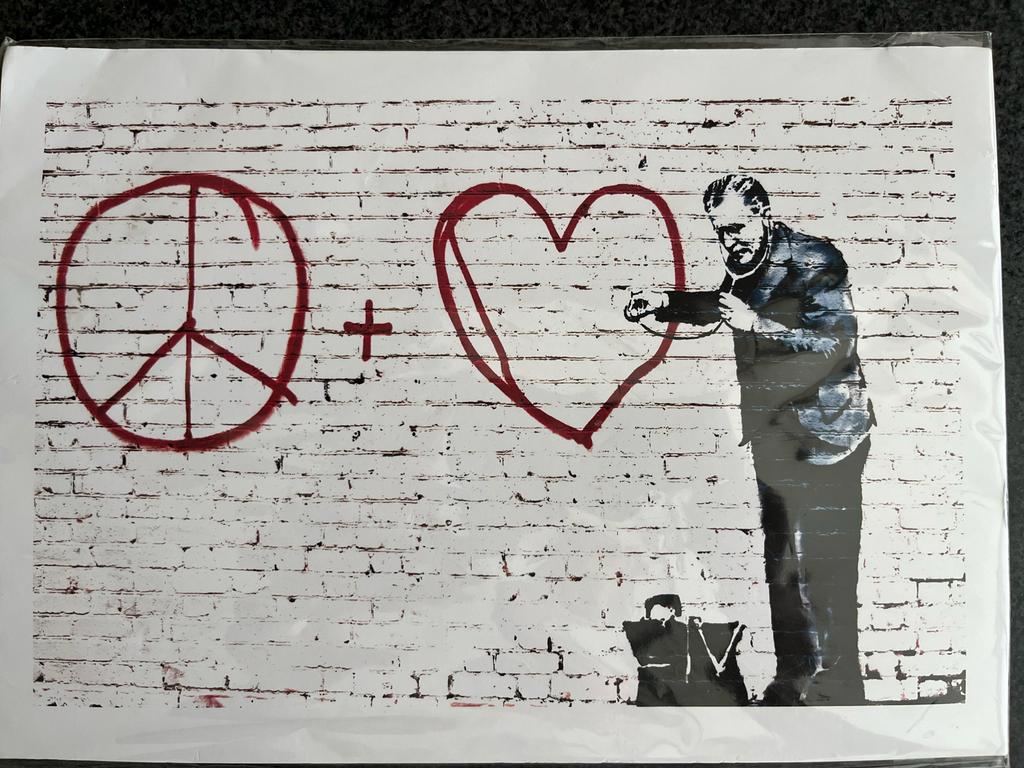 Banksy 'Peace, Love and Doctor' print, Antiek en Kunst, Ophalen of Verzenden