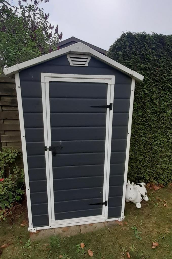 Prima kunststof tuinkast van Keter, Tuin en Terras, Tuinhuizen, Kunststof, Gebruikt, Minder dan 200 cm, Zonder ramen