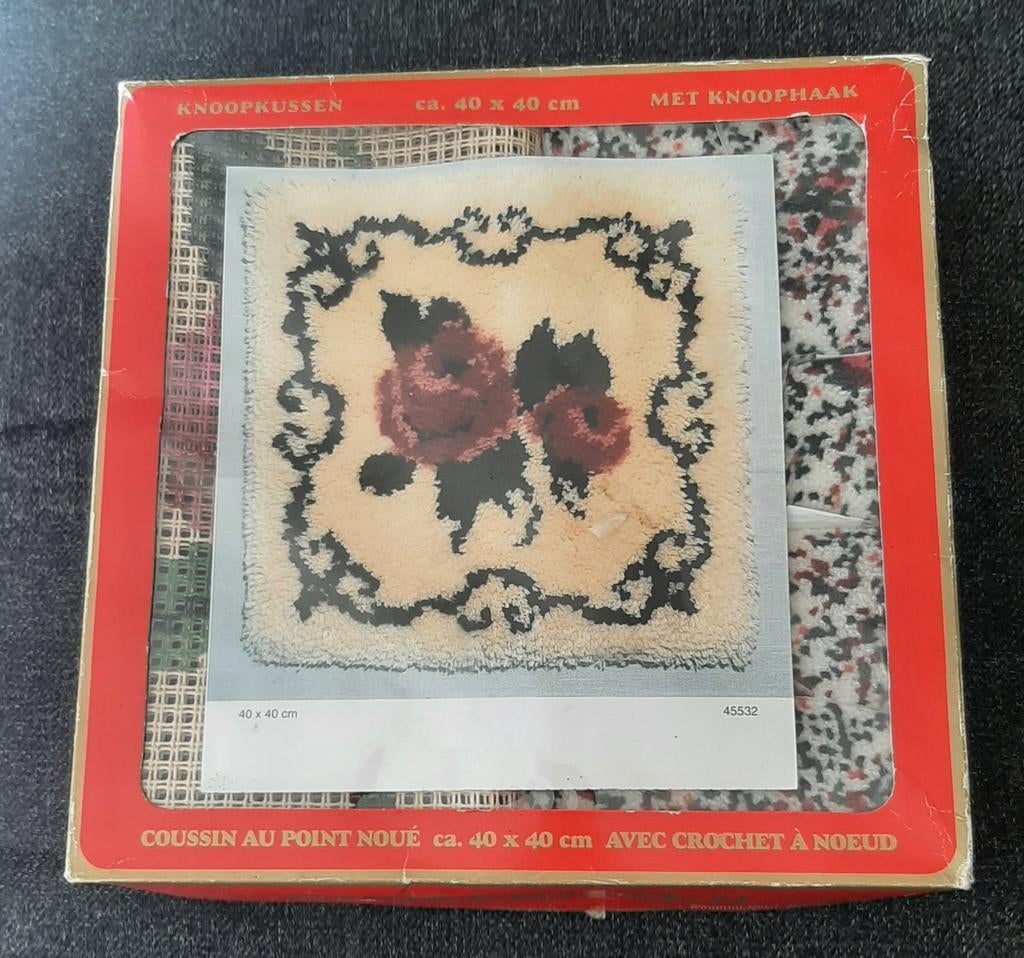 Knoopkussen knooppakket bloemen rozen smyrna, Ophalen of Verzenden, Zo goed als nieuw