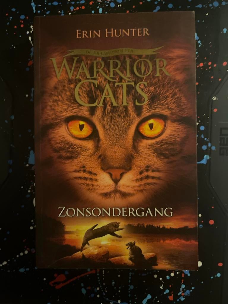 Warrior Cats: Zonsondergang - Erin Hunter, Boeken, Ophalen of Verzenden, Gelezen, Fictie