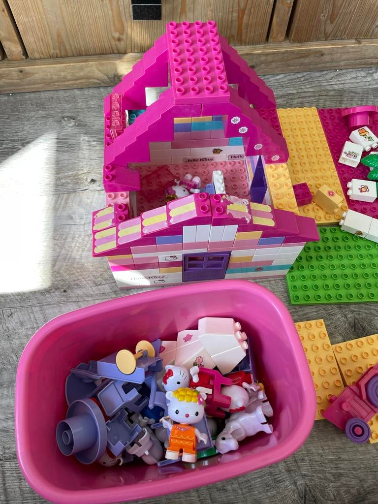 Hello Kitty Playbig Bouwstenen Set - Roze Huis en Figuren, Ophalen of Verzenden, Gebruikt