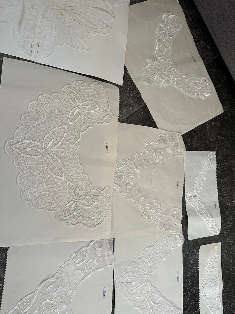 11 Geborduurde Applicaties Kragen / Opnaai-emblemen, Ophalen of Verzenden, Nieuw, Overige applicaties