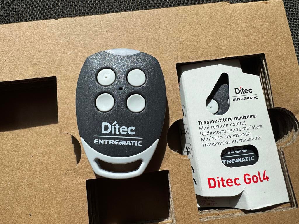 2x Ditec GOL4 Handzender Origineel 433.92 MHz Nieuw, Ophalen of Verzenden, Nieuw, Garagedeur