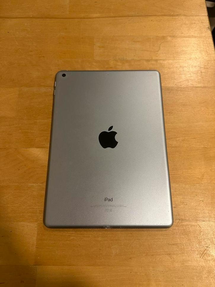 iPad 6e generatie (2018) – Goede staat – Werkt perfect, Computers en Software, Apple iPads, Zo goed als nieuw, Apple iPad, 10 inch