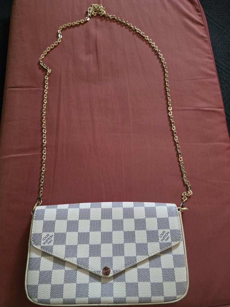 Leuke kleine pochette, Ophalen of Verzenden, Zo goed als nieuw, Wit