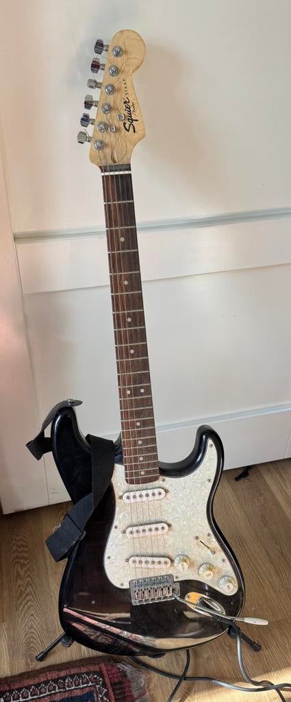 Squier Strat by Fender elektrische gitaar te koop, Ophalen of Verzenden, Zo goed als nieuw, Solid body, Fender