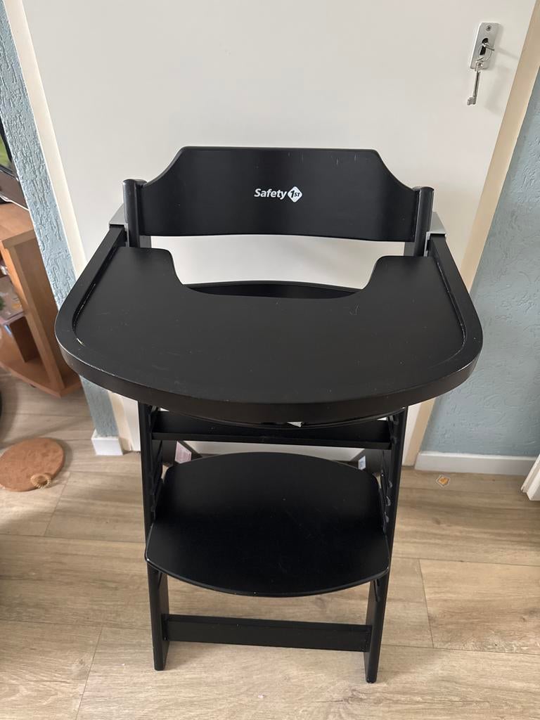 Meegroei Kinderstoel met Tafeltje - Safety 1st, Kinderen en Baby's, Kinderstoelen, Ophalen, Zo goed als nieuw, Meegroeistoel, Afneembaar eetblad