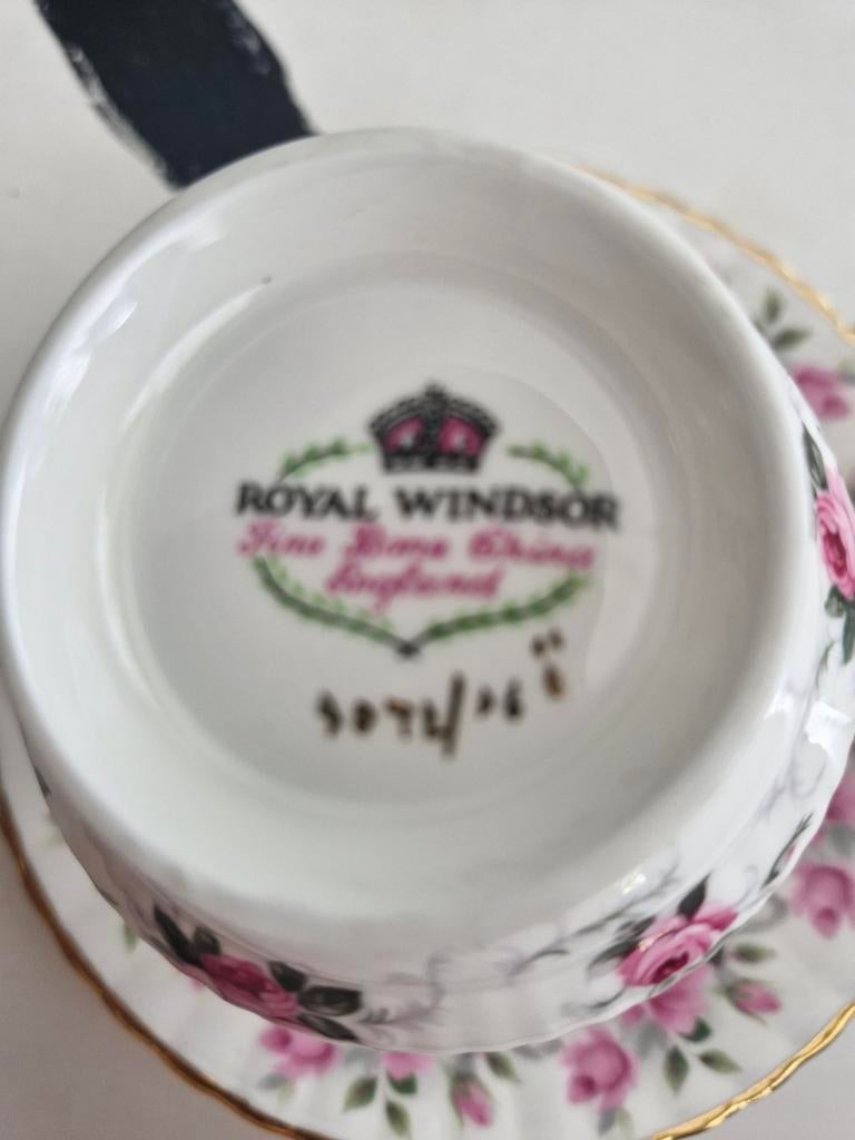 Royal Windsor Kop en Schotel - Roze Rozen Design, Antiek en Kunst, Antiek | Servies los, Ophalen