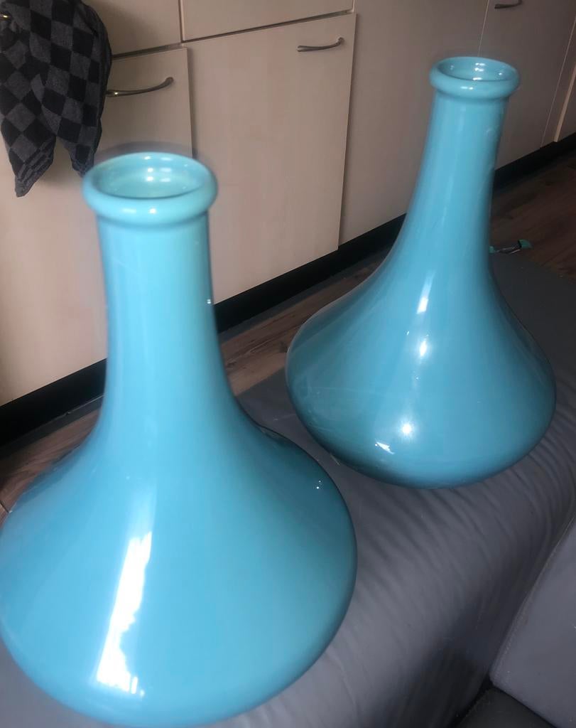 2 leuke blauwe vazen., Huis en Inrichting, Woonaccessoires | Vazen, Blauw, Ophalen of Verzenden, Minder dan 50 cm, Glas