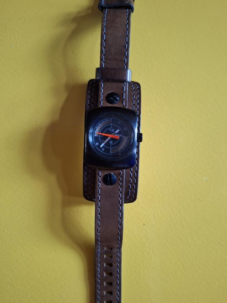 Diesel horloge met lederen band - Gebruikt, Overige merken, Leer, Polshorloge, Ophalen of Verzenden