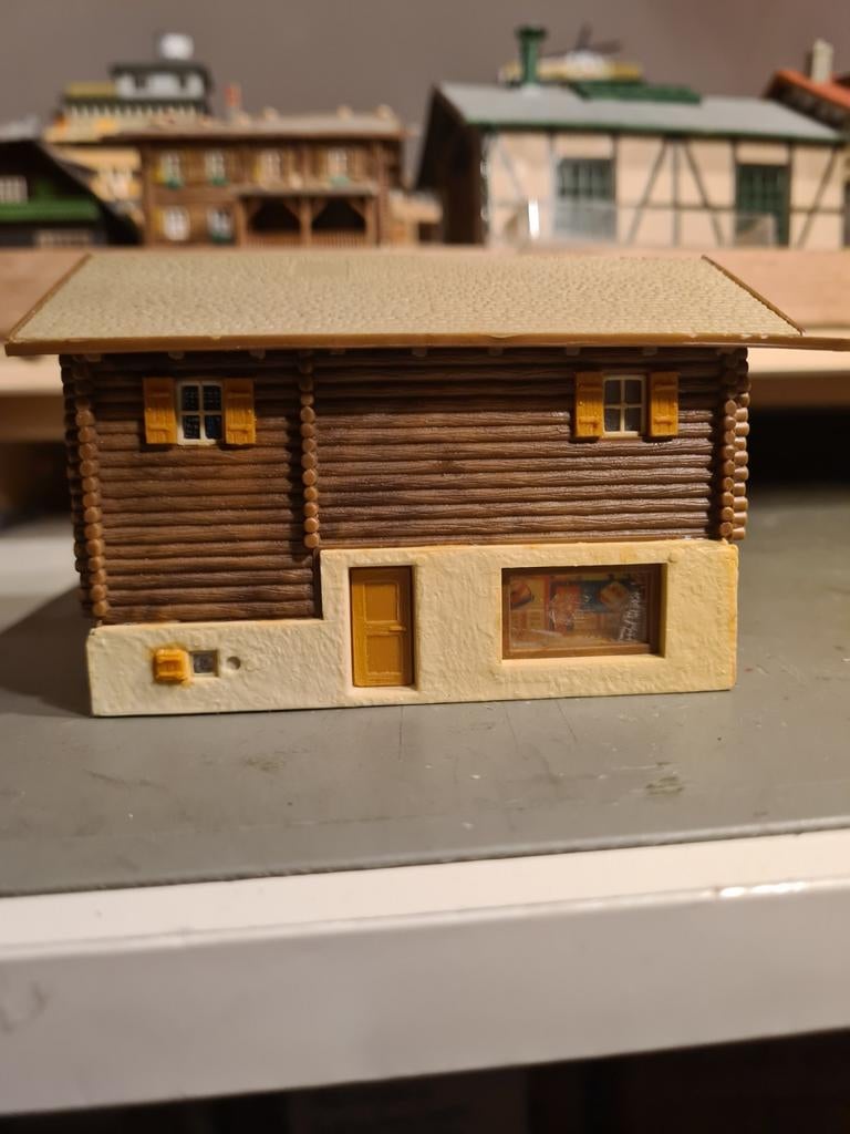 Kibri Berghuis,Alpenhuis met winkel H0, Hobby en Vrije tijd, Modeltreinen | H0, Overige merken, Gebruikt, Gelijkstroom of Wisselstroom