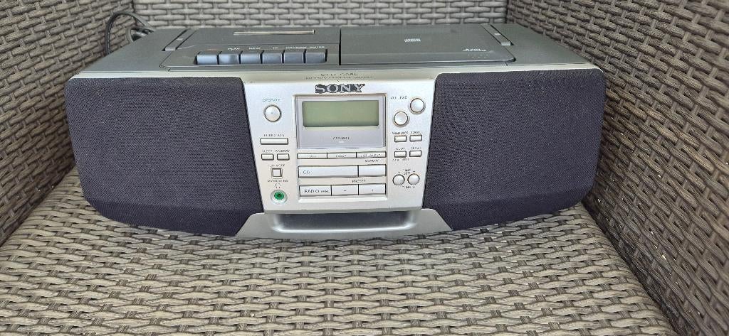 grote Sony CFD- S28L hand radio, cd en cassetterecorder, Ophalen of Verzenden, Gebruikt, Radio, Met cd-speler