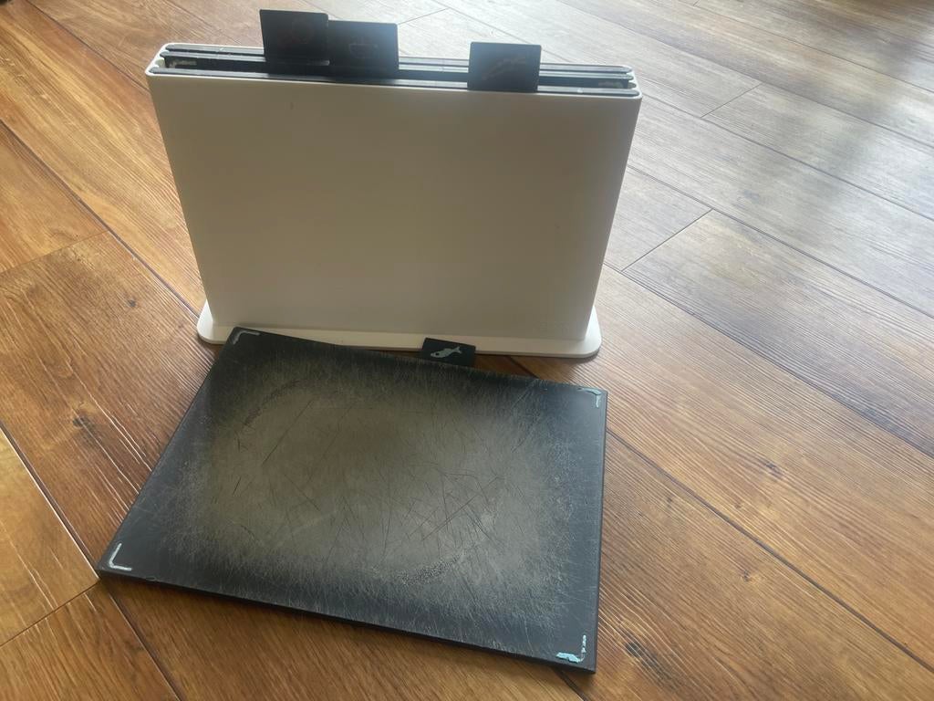 Joseph Joseph snijplanken set met houder - 4 stuks, Huis en Inrichting, Ophalen, Gebruikt, Kunststof, Snij-/serveerplank