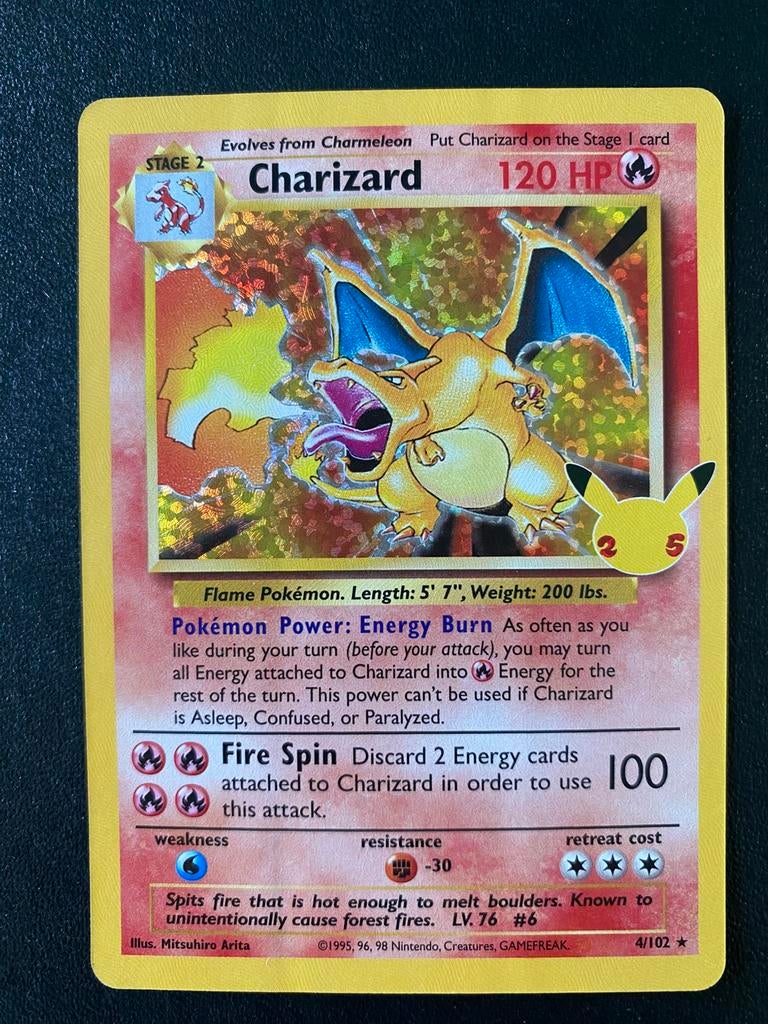 Charizard 25 jaar, Ophalen of Verzenden, Zo goed als nieuw
