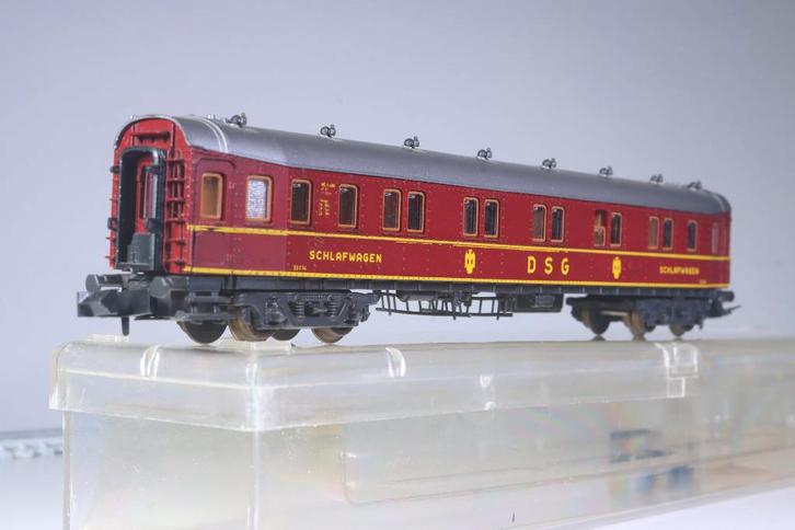 Slaapwagon 2e kl type WL4üe-21, rood, DSG, Hobby en Vrije tijd, Modeltreinen | N-Spoor, Gebruikt, Wagon, Gelijkstroom, Roco, Ophalen of Verzenden