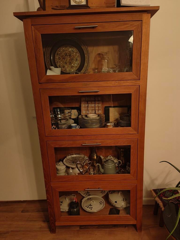 Mooie houten vitrinekast, Ophalen, 25 tot 50 cm, Eikenhout, 50 tot 100 cm
