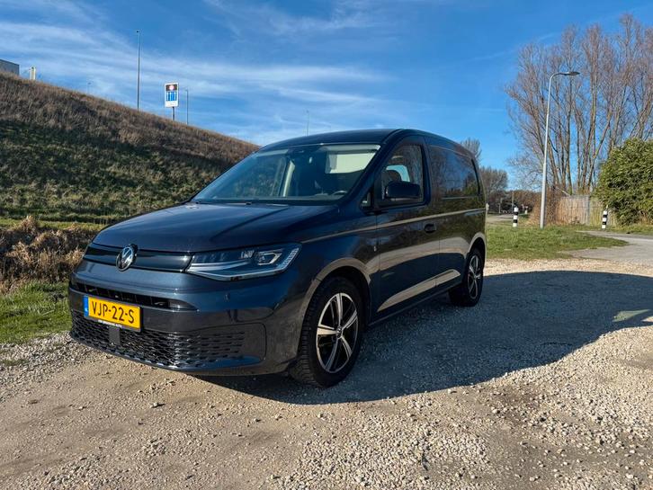 VW Caddy 2.0TDI 2021 Full options NAP, Auto's, Bestelauto's, Particulier, Volkswagen, Diesel, Handgeschakeld, Blauw, Dealer onderhouden