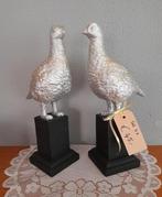 Set 2 duiven beelden op sokkel, Ophalen of Verzenden, Zo goed als nieuw, Dier