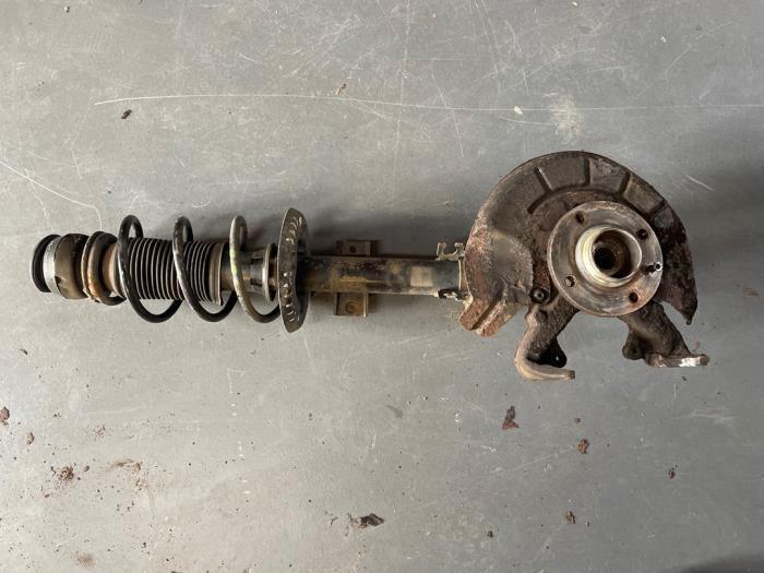 Schokdemperpoot links-voor van een Volkswagen UP, Gebruikt, -, Volkswagen, -