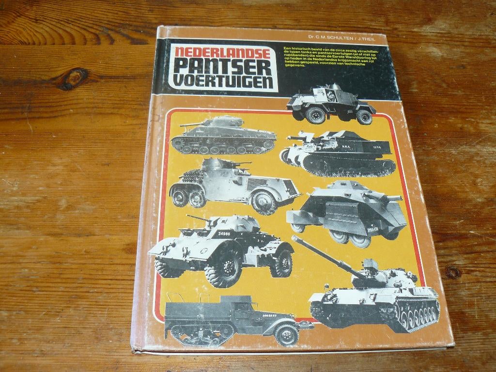 Nederlandse Pantservoertuigen (Wo1, Wo2 en verder), Ophalen of Verzenden, Landmacht, Nederland, Boek of Tijdschrift