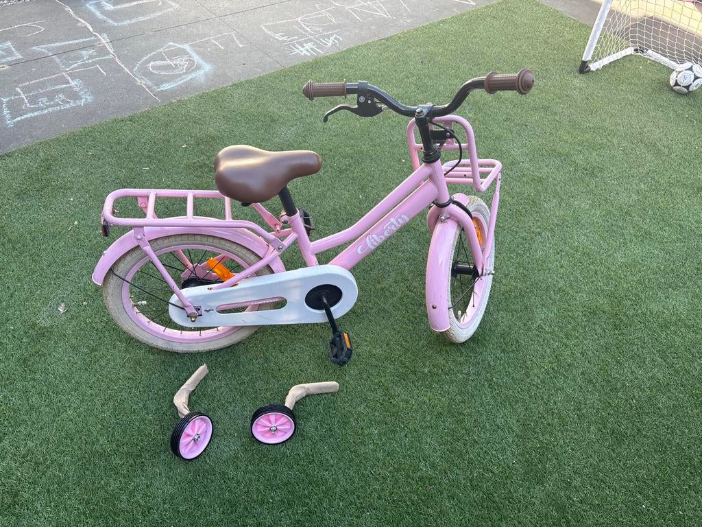 Roze kinderfiets Liberty met zijwieltjes - 16 inch, Fietsen en Brommers, Fietsen | Kinderfietsjes, Terugtraprem, Zijwieltjes, Ophalen of Verzenden