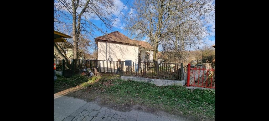 Huisje te koop in N-O Hongarije met 1800m2 grond vp €14000, Huizen en Kamers