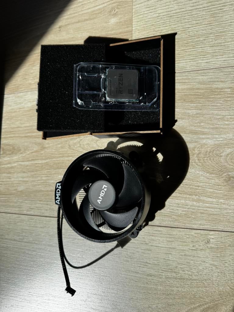 Ryzen 5 5600 + Wraith Stealth koeler, Computers en Software, Processors, Ophalen of Verzenden, Zo goed als nieuw, 3 tot 4 Ghz