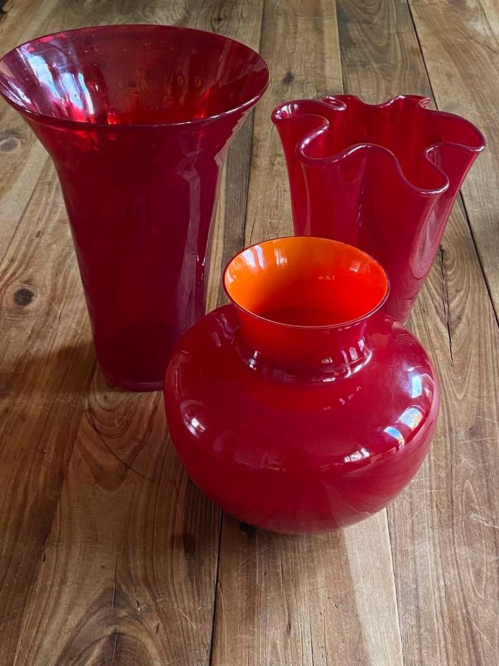 Vintage vaas rood glas 3 stuks, Antiek en Kunst, Antiek | Vazen, Ophalen of Verzenden