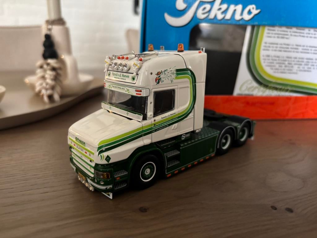 Tekno scania t500 patrick vd hoeven, Hobby en Vrije tijd, Modelauto's | 1:50, Ophalen of Verzenden, Zo goed als nieuw, Bus of Vrachtwagen