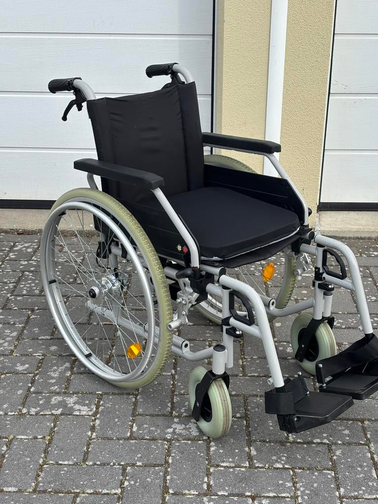 Rolstoel Bischoff , nieuwprijs vanaf €699 nu €135,00 !!, Diversen, Rolstoelen, Meer info ☎️0️⃣6️⃣➖2️⃣0️⃣9️⃣0️⃣1️⃣0️⃣4️⃣0️⃣, Zo goed als nieuw