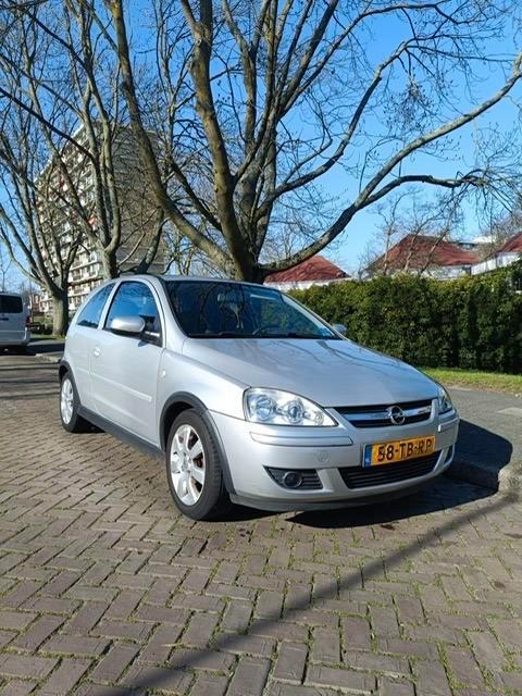 Opel Corsa 1.2 16V Twinport 3D 2006 Grijs, Auto's, Opel, Particulier, Corsa, Airconditioning, Centrale vergrendeling, Elektrische buitenspiegels