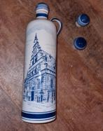 Delfts blauwe fles met gebouw en bloemen., Verzamelen, Merken en Reclamevoorwerpen, Ophalen of Verzenden, Nieuw