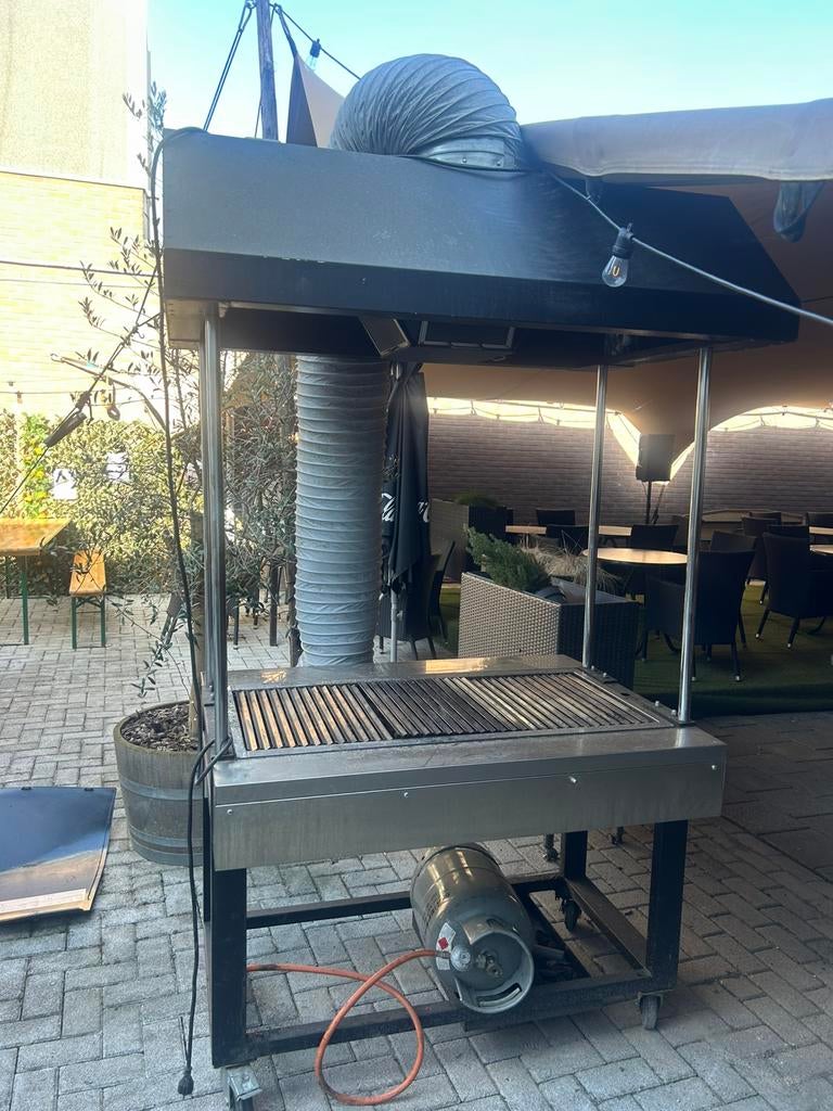 Grote gas bbq met afzuiging, Ophalen, Gebruikt