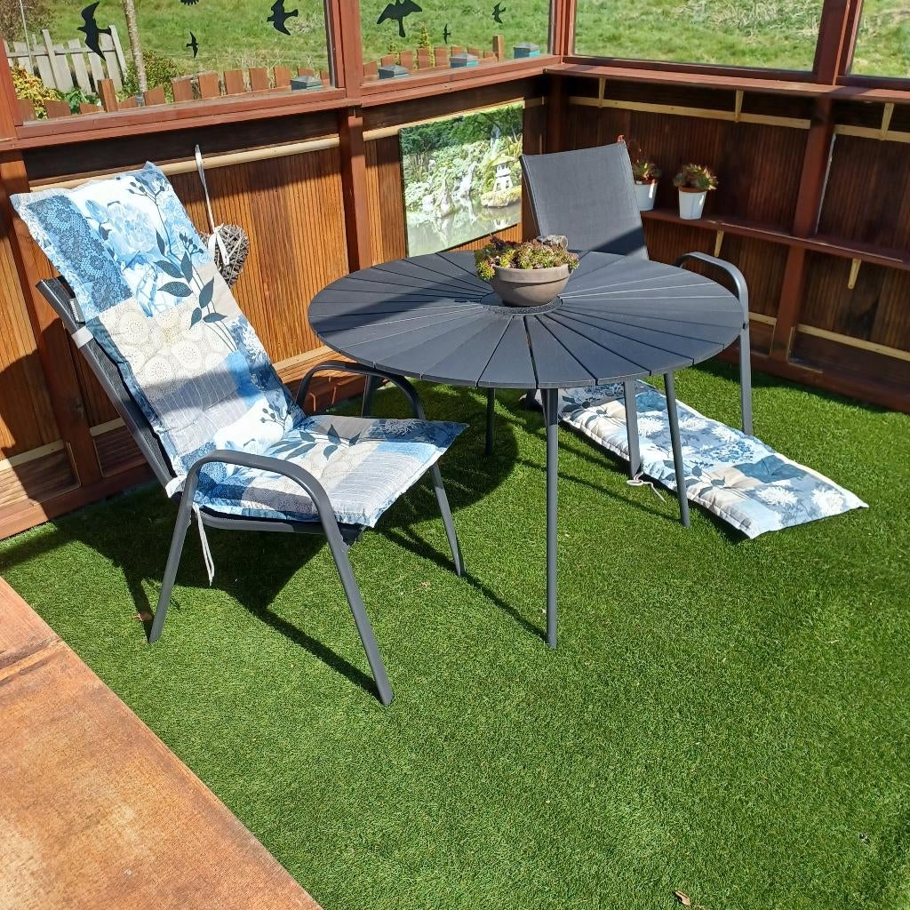 Tuinset tafel 2 stoelen kussens, Tuin en Terras, Tuinsets en Loungesets, Overige materialen, Gebruikt, Tuinset, Ophalen