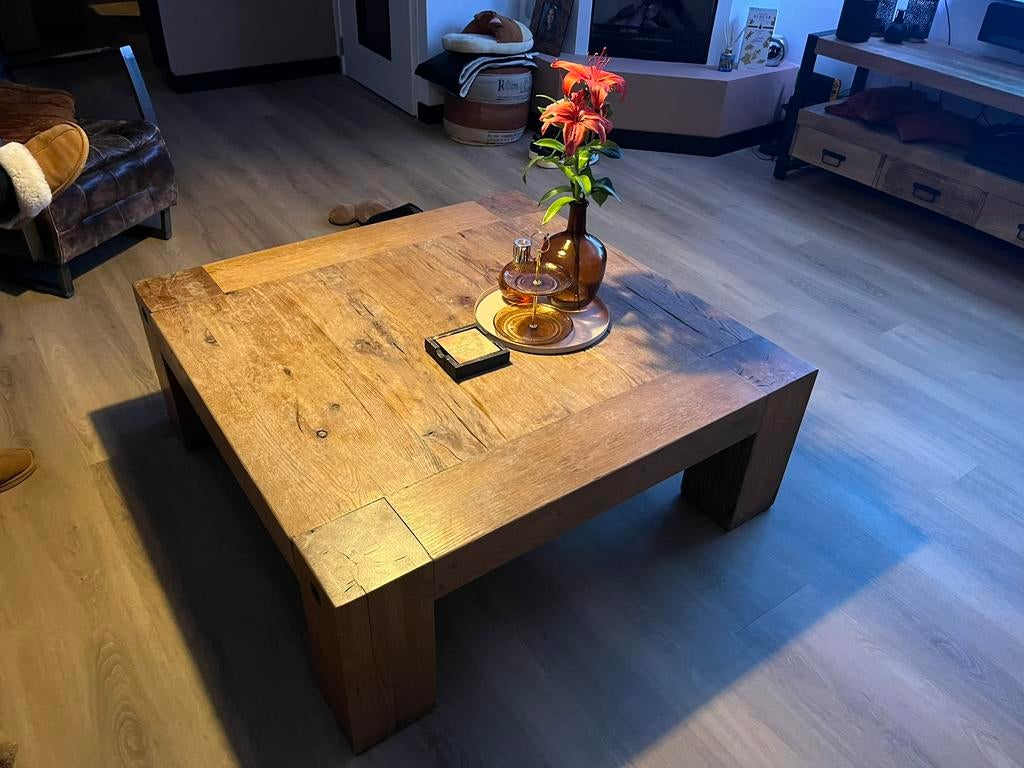 Massief houten salontafel van Goossens, Huis en Inrichting, Tafels | Salontafels, Ophalen, Gebruikt, 100 tot 150 cm, Vierkant