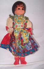 Prachtige Klederdracht pop. Balkan? Izgs., Verzamelen, Ophalen of Verzenden, Zo goed als nieuw, Pop