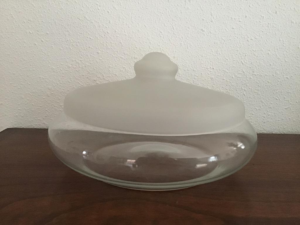 Leerdam glazen koektrommel, melkglas deksel. J. Boon., Ophalen of Verzenden